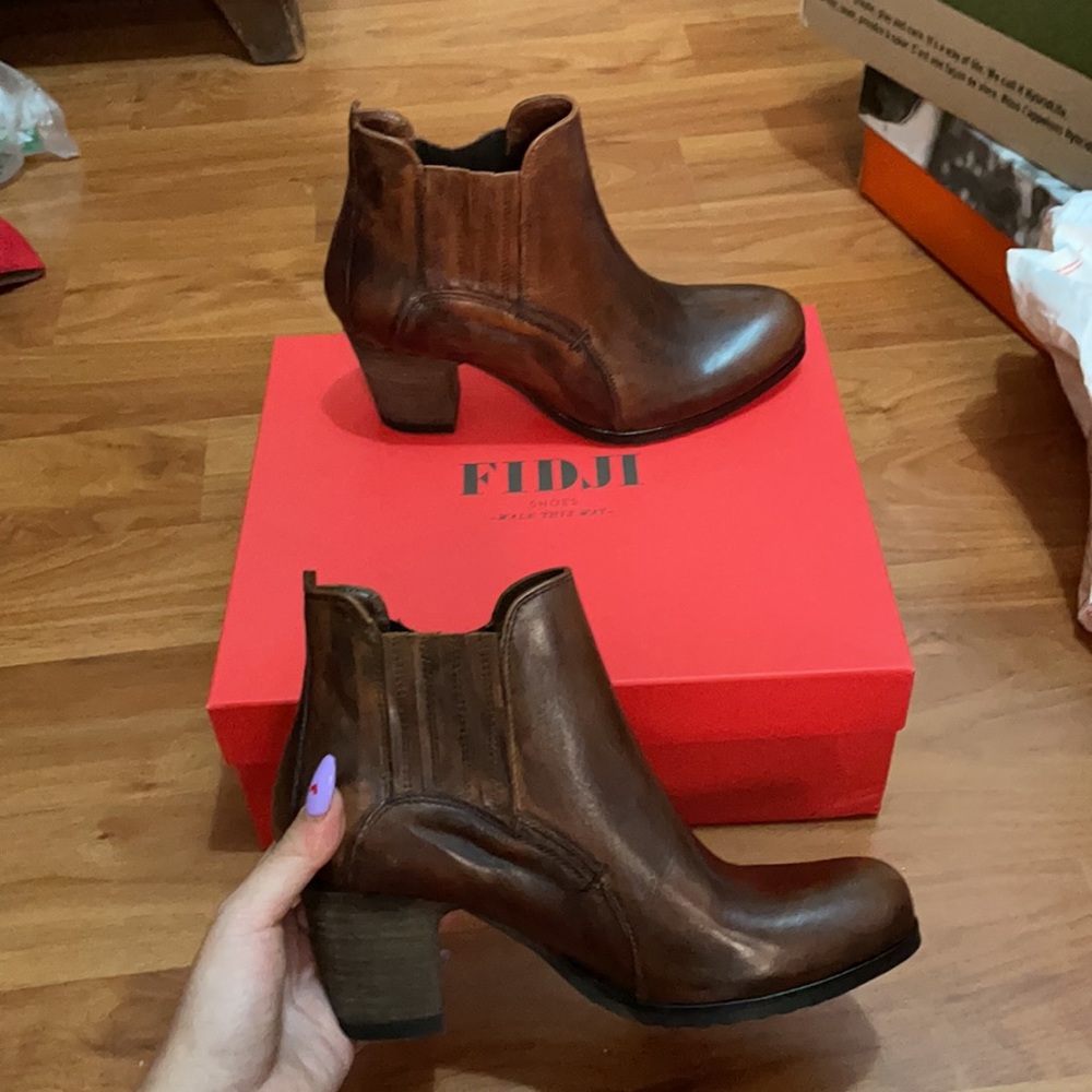 Fidji Brown Leather Heeled Boots